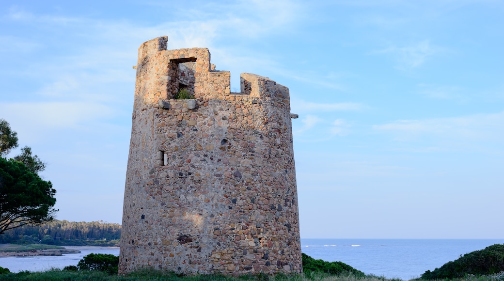 Foto „Santa Margherita di Pula“ von NorbertNagel (CC BY-SA)/zugeschnittenes Original