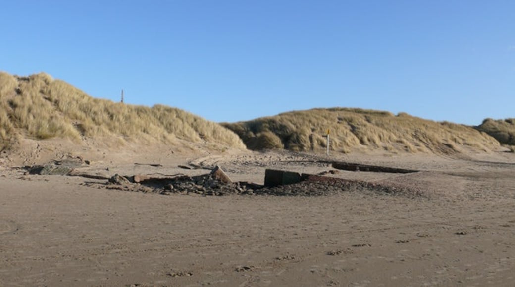 Photo "Formby Beach" by Gary Rogers (CC BY-SA) / Cropped from original