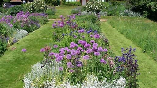 Photo "Ayot St Lawrence" by David Lally (CC BY-SA) / Cropped from original