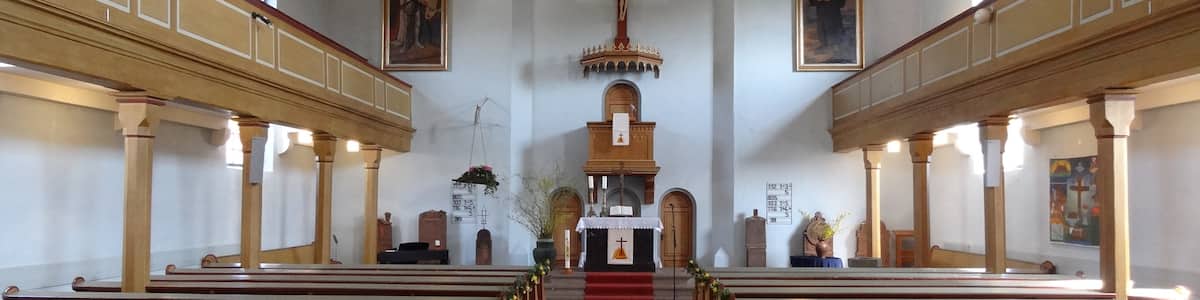 Photo "Evangelische Kirche Beuern" by Cherubino (Creative Commons Attribution-Share Alike 4.0) / Cropped from original