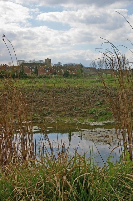 Photo "Cliffe and Cliffe Woods" by Glyn Baker (CC BY-SA) / Cropped from original