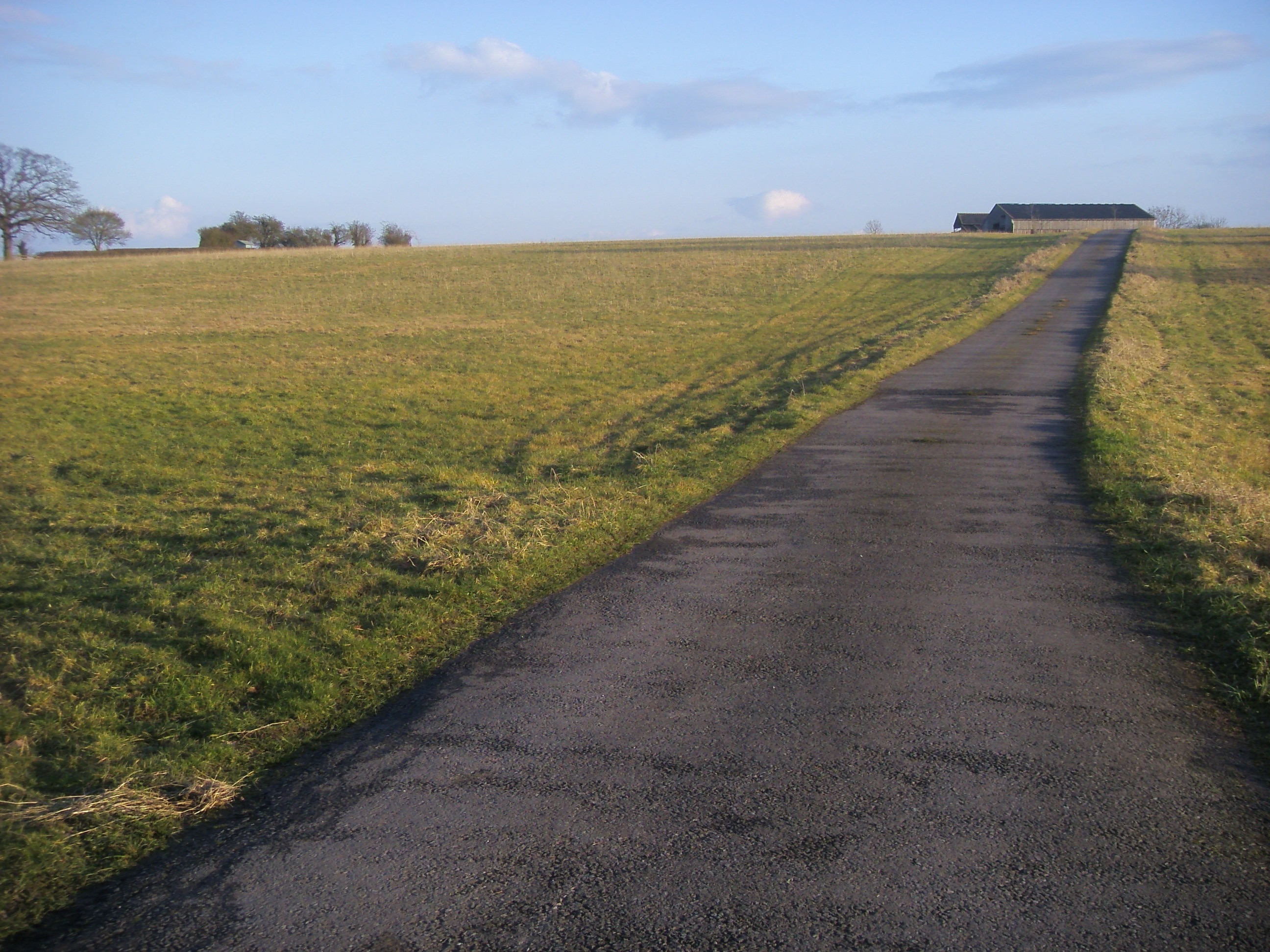 Photo "Woodham" by Shaun Ferguson (CC BY-SA) / Cropped from original