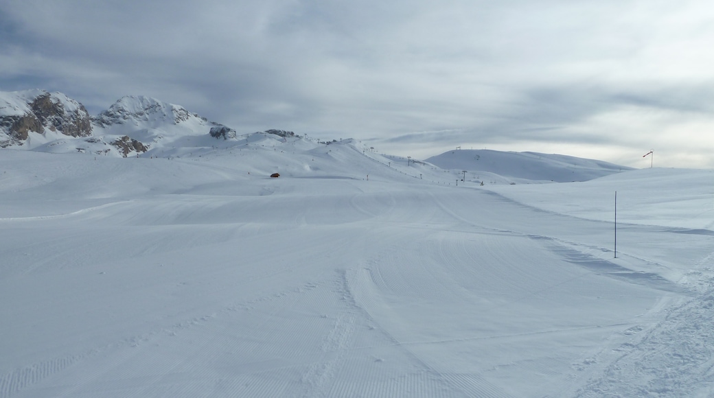 « Station de ski de SuperDévoluy», photo de Gonioul (CC BY-SA) / rognée de l’originale