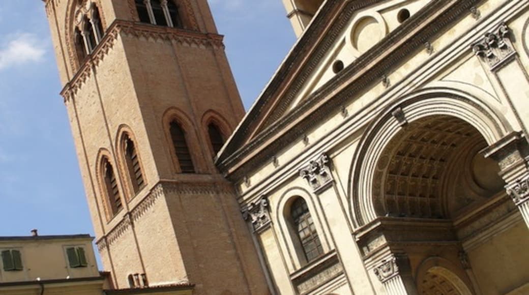 "Basilica di Sant'Andrea di Mantova"-foto av jeffwarder (CC BY-SA) / Urklipp från original