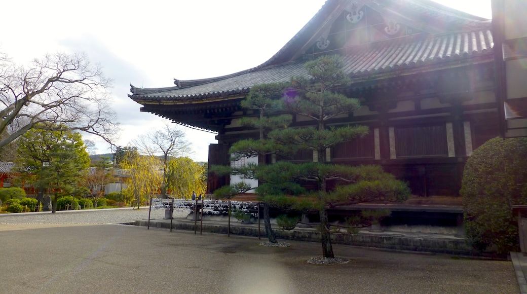 Kuva ”Sanjūsangen-dō” käyttäjältä Nesnad (CC BY) / rajattu alkuperäisestä kuvasta
