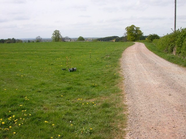 "Marston St. Lawrence"-foto av Ian Rob (CC BY-SA) / Urklipp från original