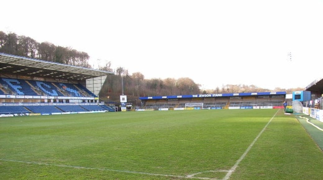 Photo "Adams Park Stadium" by Andrew Smith (CC BY-SA) / Cropped from original