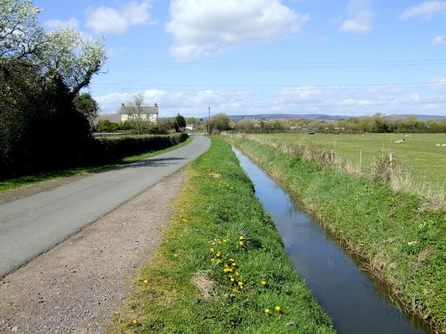 Chapel Lane, Undy The drain on the Caldecot Level is Chapel Reen.