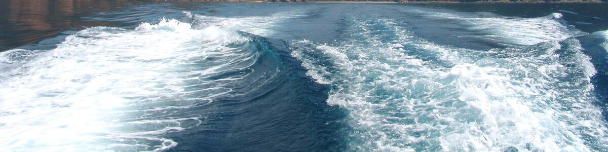 Photo "Ota France, le Golfe de Porto (Corse-du-Sud) et le Capo d’Orto (montagnes à droite)." by Jean-Pol GRANDMONT (Creative Commons Attribution 3.0) / Cropped from original