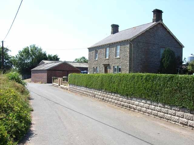 Photo "Kirkbampton" by Oliver Dixon (CC BY-SA) / Cropped from original