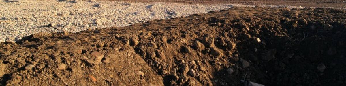 Photo "Remediation of Frickley Colliery Huge reclamation site of former colliery." by Steve F (Creative Commons Attribution-Share Alike 2.0) / Cropped from original