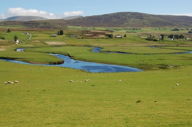 Meanders in the River Snizort. An unusual, though not unique, feature on Skye. Here the Snizort meanders across its own flood plain before being funnelled into a narrow steep channel and cascading to the sea at the head of Loch Snizort Beag. See 311640 just downstream from here in the adjacent square for the contrast.