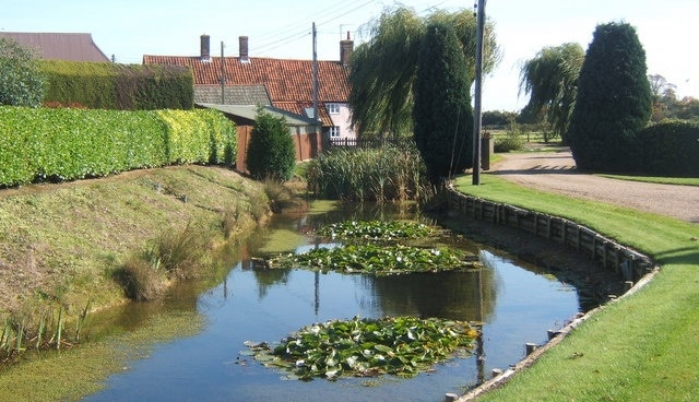 Billede "Harleston" af Andrew Hill (CC BY-SA) / beskåret fra det originale billede