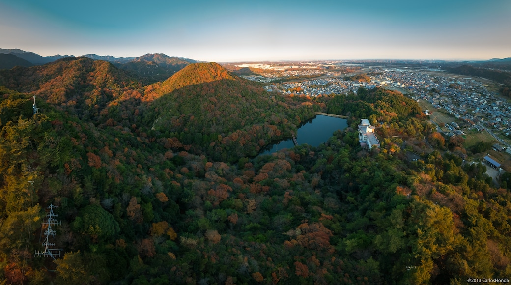 Photo "Suzuka Quasi-National Park" by carloshonda (CC BY) / Cropped from original