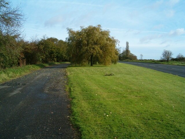 A422 Lay-by A lay-by on the A422 adjacent to Manor Farm, near Hardmead.