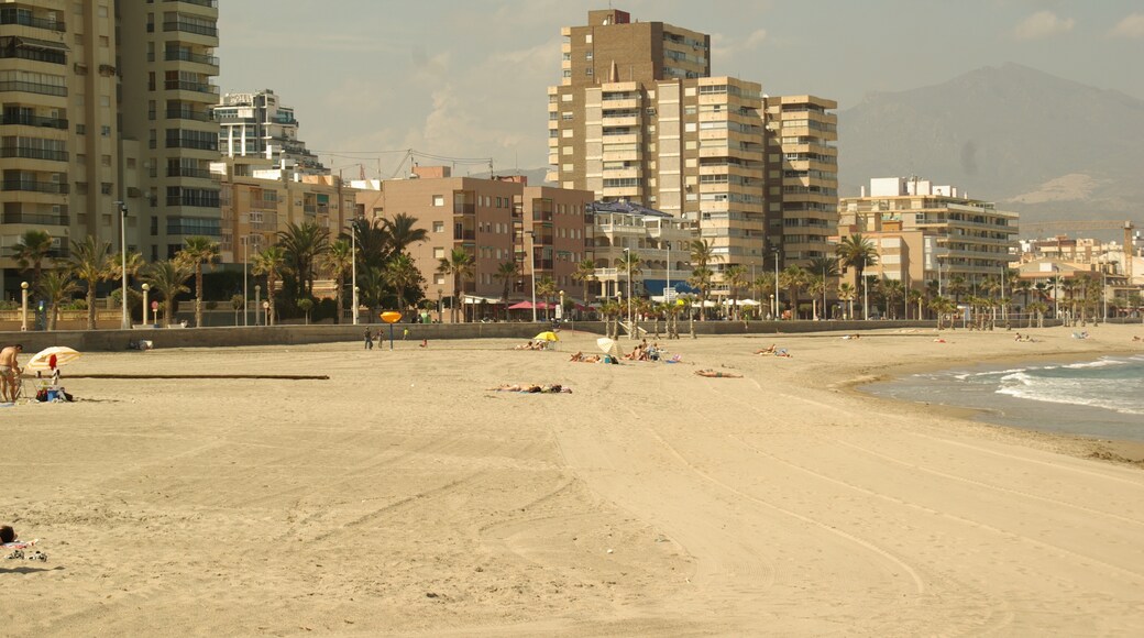 Photo "Platja del Carrerlamar" by Concepcion AMAT ORTA… (CC BY) / Cropped from original