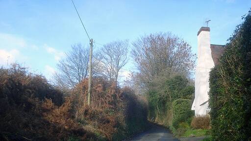 Billede "Lucton" af Trevor Rickard (CC BY-SA) / beskåret fra det originale billede