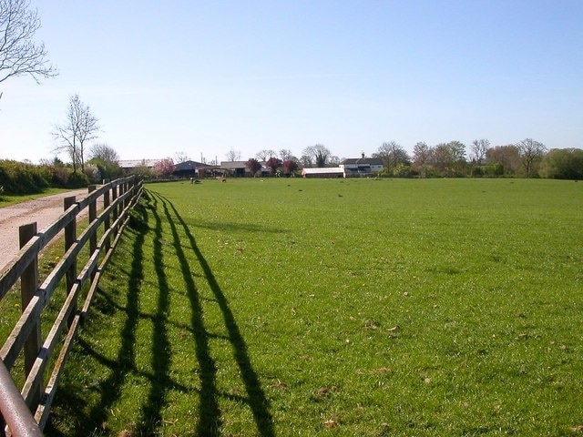 Moreton Pinkney Field and driveway leading to Glebe Farm.