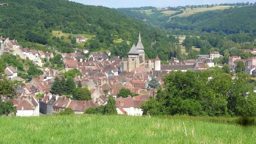 « Canton de Chambon-sur-Voueize», photo de Chadel (CC BY) / rognée de l’originale