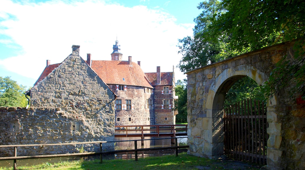 Foto „Burg Vischering“ von Leo Schmitt (CC BY)/zugeschnittenes Original