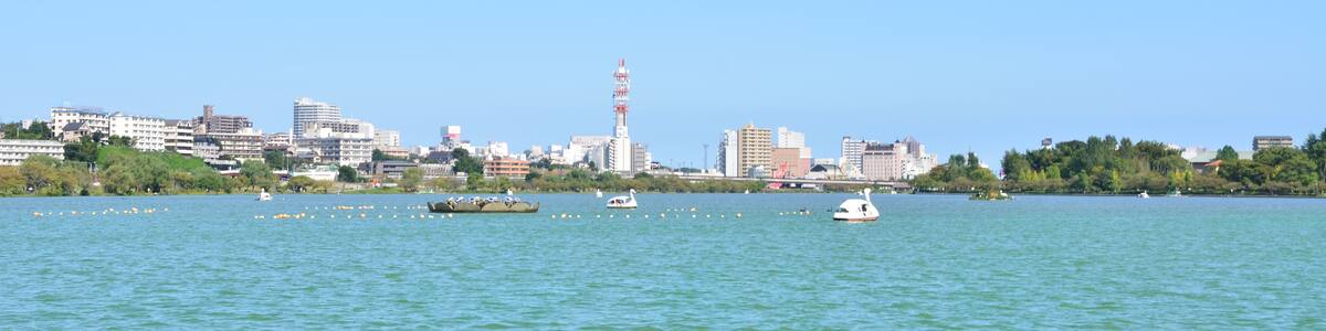 Photo "Senbacho, Mito, Ibaraki Prefecture 310-0851, Japan" by KΛNΛTΛ (Creative Commons Attribution-Share Alike 3.0) / Cropped from original