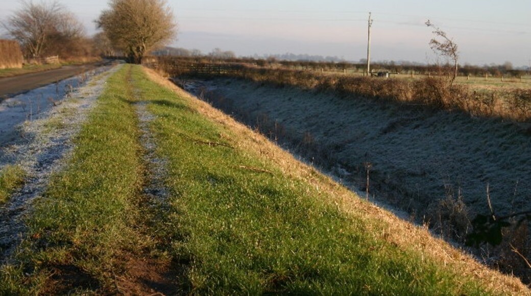 "Holme Low"-foto av Bob Jenkins (CC BY-SA) / Urklipp från original