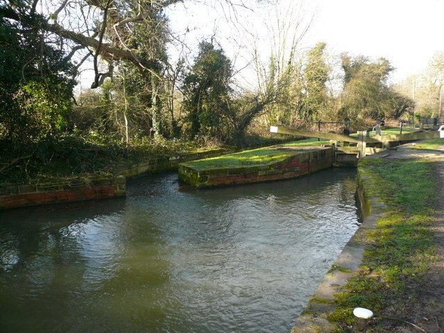 Ảnh "Thorpe Salvin" của Alan Heardman (CC BY-SA) / Cắt từ ảnh gốc