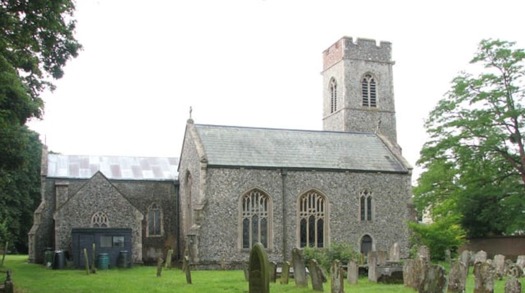 Photo "Saxlingham Nethergate" by Evelyn Simak (CC BY-SA) / Cropped from original