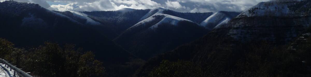 Photo "MONTES DE IGUÑA" by AMOSCACANTABRIA (Creative Commons Attribution 3.0) / Cropped from original