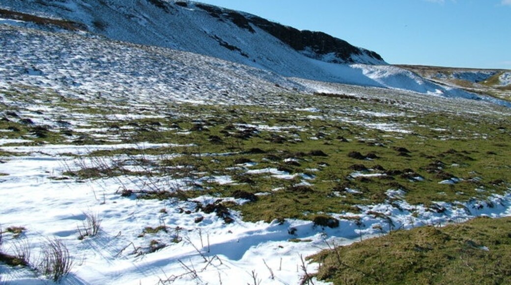 Foto “Scargill” tomada por David Brown (CC BY-SA); recorte de la original