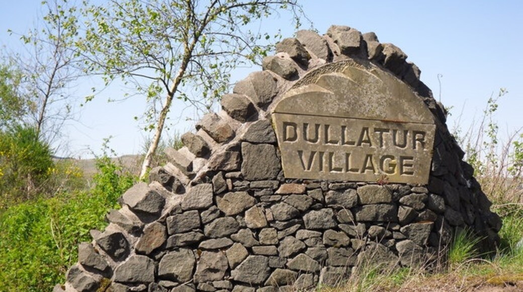 Foto "Dullatur" oleh Stevie Spiers (CC BY-SA) / Dipotong dari foto asli