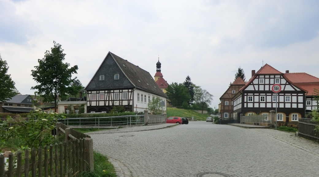 Photo "Grossschoenau" by Ubahnverleih (CC BY) / Cropped from original