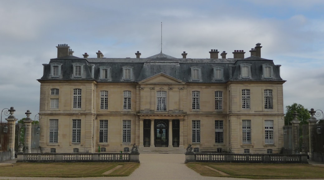 Foto ‘Château de Champs-sur-Marne’ van Patrick Nouhailler's… (CC BY-SA) / bijgesneden versie van origineel
