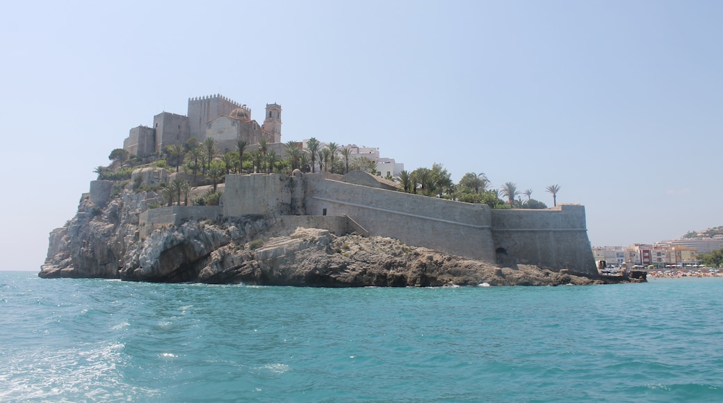 Photo "Peniscola Castle" by ホセ・マヌエル (CC BY) / Cropped from original