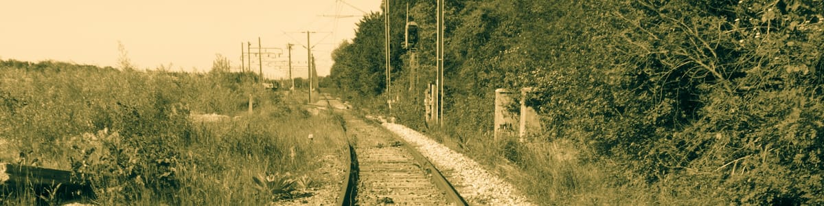 Photo "Railway" by Romain.D.C (Creative Commons Attribution 3.0) / Cropped from original