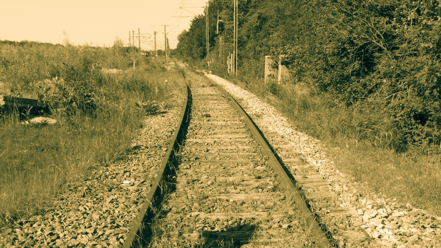Photo "Railway" by Romain.D.C (Creative Commons Attribution 3.0) / Cropped from original