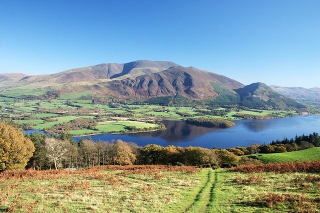 Foto "Wythop" de Bob Jenkins (CC BY-SA) / Recortada do original