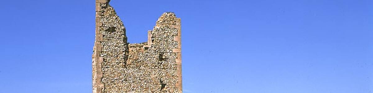 Photo "Pudding Norton Church. The remains of St. Margaret's Church, Pudding Norton. Another Norfolk deserted Medieval village." by Martin Loader (Creative Commons Attribution-Share Alike 2.0) / Cropped from original