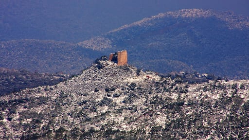 « Figaro-Montmany», photo de Amadalvarez (CC BY-SA) / rognée de l’originale