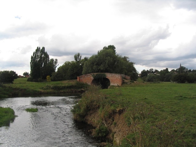 Bridge over the Wreake A fine brick bridge carries the footpath from Rotherby (behind camera) over the River Wreake to Hoby (church spire in right distance).