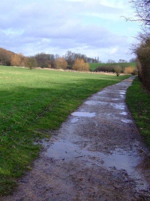 Gloucester Park (6) MUD-filled path