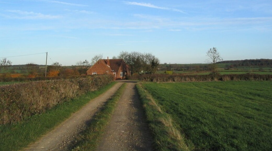 Foto „Bitchfield und Bassingthorpe“ von Tim Heaton (CC BY-SA)/zugeschnittenes Original