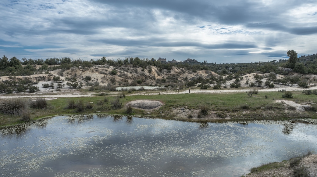 Foto „Hoyo de Manzanares“ von Carlos Ramón Bonilla… (CC BY-SA)/zugeschnittenes Original