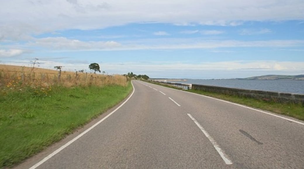 Photo "Balintraid" by Des Colhoun (CC BY-SA) / Cropped from original