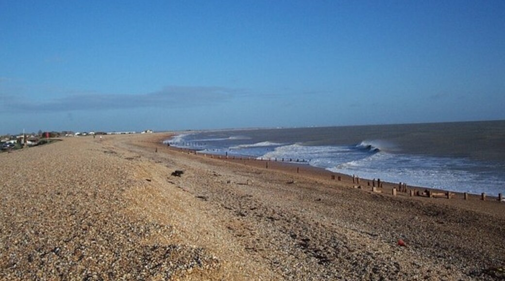 Photo "Winchelsea Beach" by Elliott Simpson (CC BY-SA) / Cropped from original