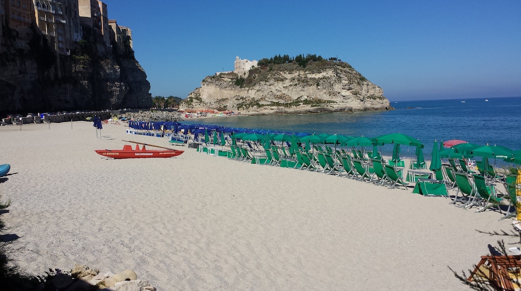 Foto „Spiaggia della Rotonda“ von Marco Monelli (CC BY-SA)/zugeschnittenes Original