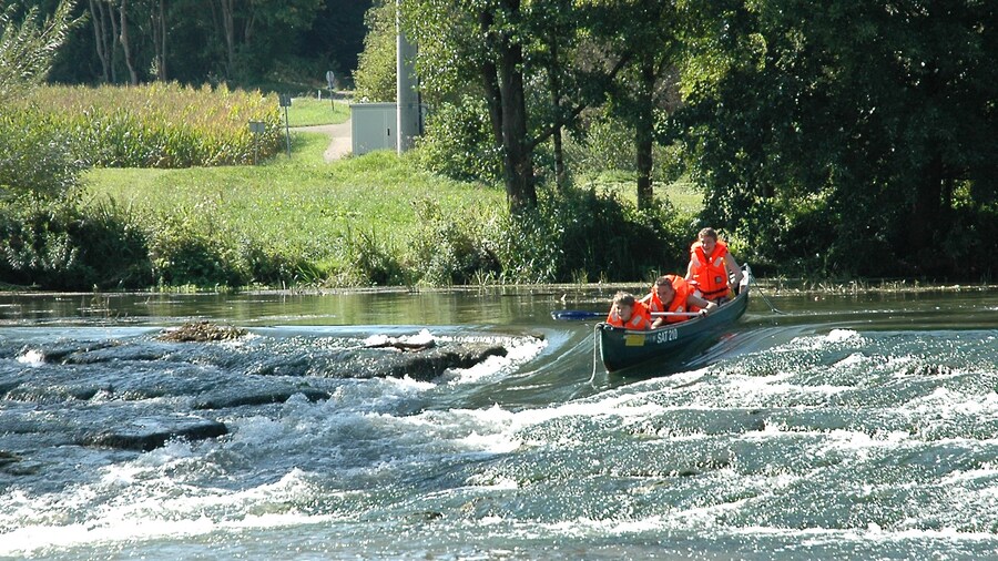 Photo "Altmühl Rafting" by horsch (Creative Commons Attribution-Share Alike 3.0) / Cropped from original