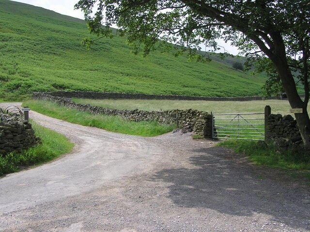 Photo "Marske" by Hugh Mortimer (CC BY-SA) / Cropped from original