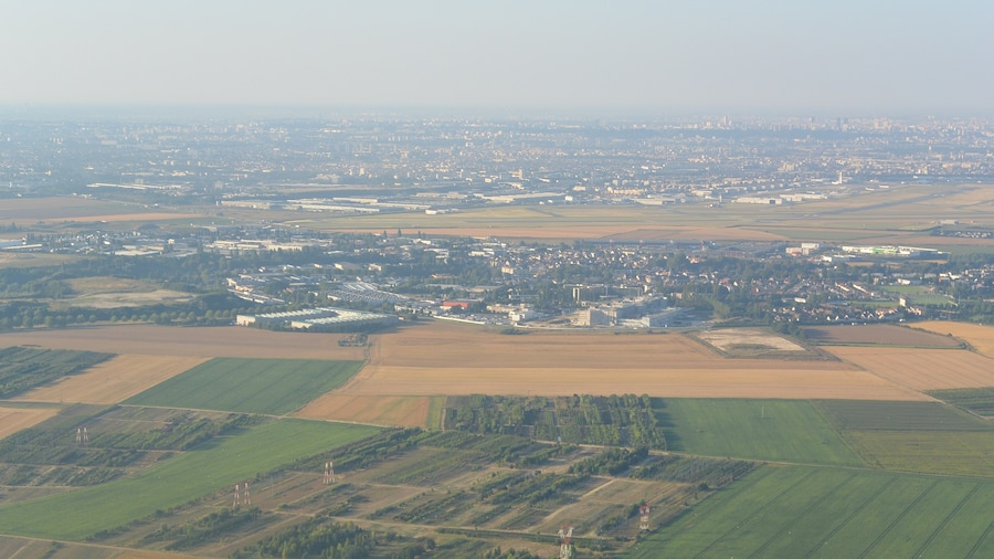 Photo "Aerial photograph of France 08-2013" by flightlog (Creative Commons Attribution 2.0) / Cropped from original