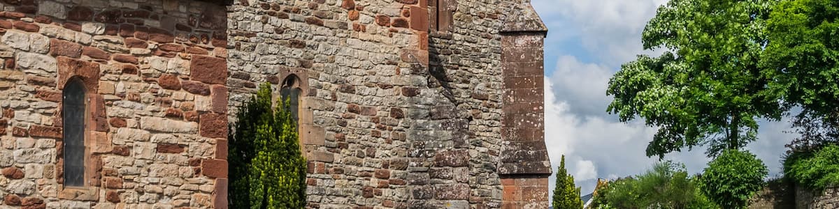 Photo "Bell tower of the church of Saint-Mayme in commune of Onet-le-Château, Aveyron, France" by Tournasol7 (Creative Commons Attribution-Share Alike 4.0) / Cropped from original